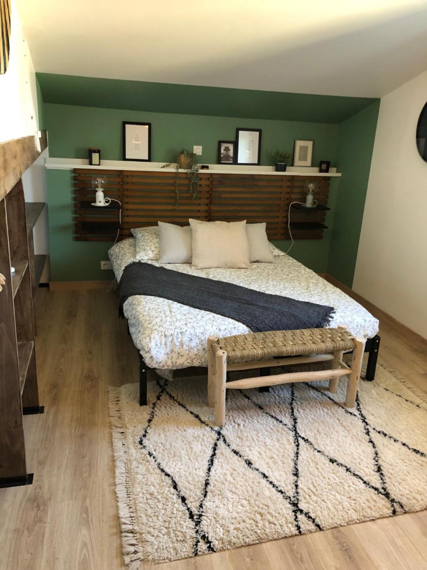 Au Dessus De Chez Nous Bed and Breakfast Doulezon Εξωτερικό φωτογραφία